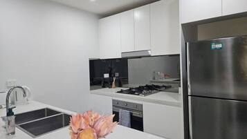 Fridge, microwave, oven, stovetop