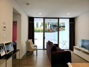 TV - SYD Waterloo 2BR 03 Apt Close to CBD & Airport (Waterloo)