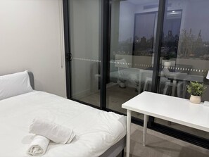 Iron/ironing board, WiFi, bed sheets - SYD Zetland 3BR 402 Apt Close to CBD & Airport (Waterloo)