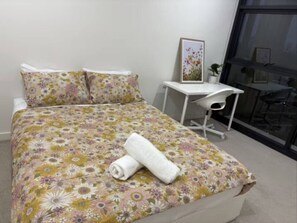 Fer et planche à repasser, Wi-Fi, draps fournis