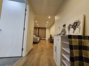 Interior - Mascot 2 bed 10A Close to station easy to anywhere (Mascot)