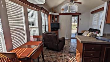 TV connectée, table de tennis de table