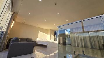 Fer et planche Ă repasser, draps fournis