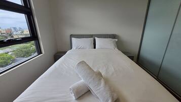 Fer et planche Ă repasser, draps fournis