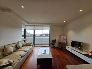 TV - Burwood 2BR 012 APT close Olympic park&CBD (Burwood)