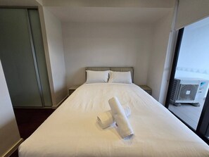 Iron/ironing board, bed sheets - Burwood 2BR 012 APT close Olympic park&CBD (Burwood)