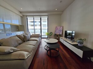 TV - Burwood 2BR 007 APT close Olympic park&CBD (Burwood)