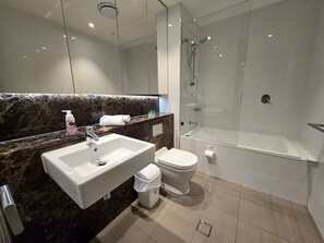 Hair dryer - Burwood 2BR 072 APT close Olympic park&CBD (Burwood)