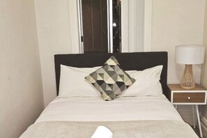 Bügeleisen/Bügelbrett, WLAN, Bettwäsche