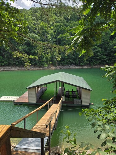 Lakefront - Norris Lake - Hot Tub, 2 Slip Covered Dock, Kayaks, ATV trails