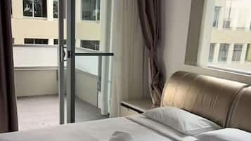 Iron/ironing board, bed sheets