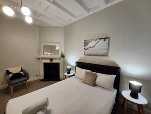 Iron/ironing board, WiFi - 2BR Terrace Miller Point in SYD CBD Great Location (Millers Point)