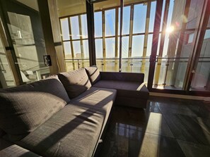 Living area - Sydney CBD 2BR 095 Easy Walk to Darling Harbour (Sydney)