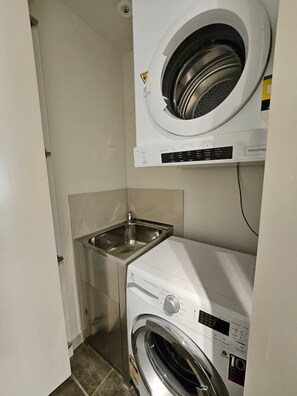 Interior - Sydney CBD 2BR 095 Easy Walk to Darling Harbour (Sydney)