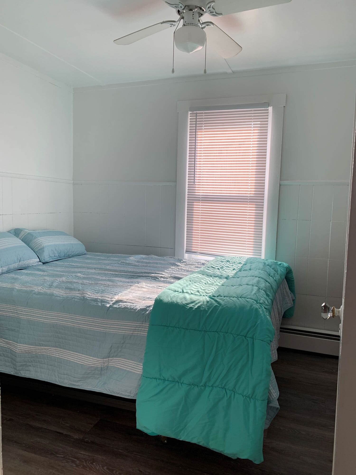 Iron/ironing board, WiFi