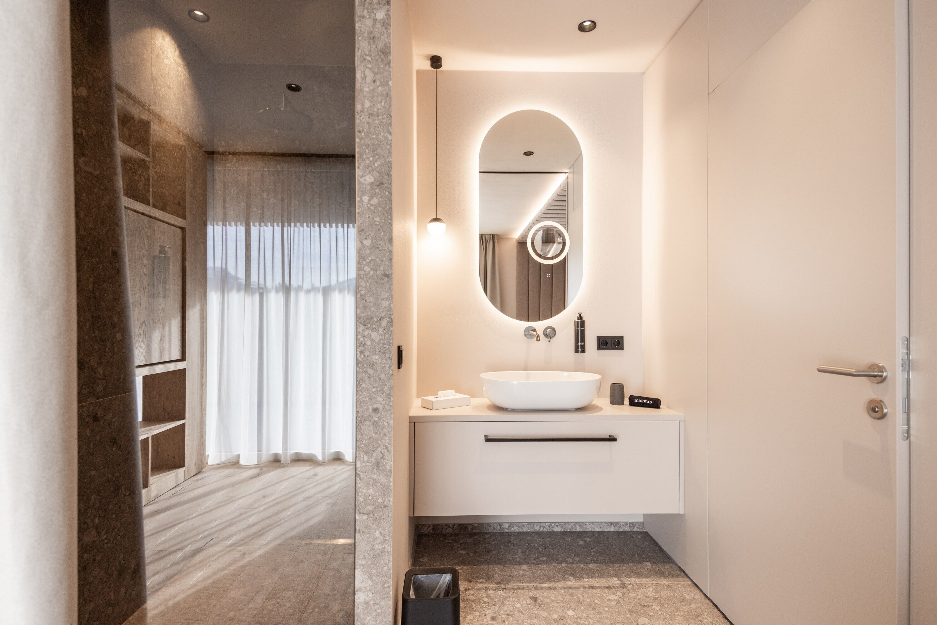 Doccia, asciugacapelli, asciugamani