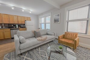 Living area - Bright 1 Bedroom | Downtown Boston (Boston)