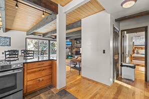 Interior - Amphitheater Haus | Decks, Fireplaces, Trails-Sleeps 8 (ouray)