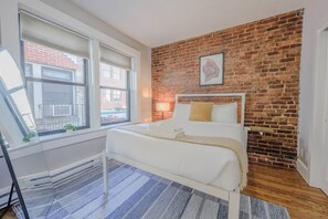 Room - Simple Theater District 1 Bedroom (Boston)