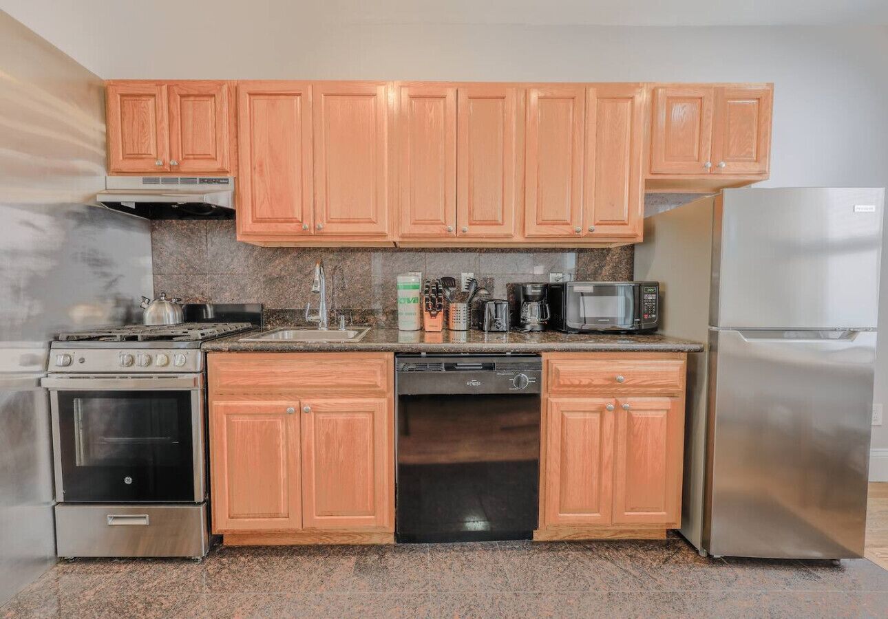 Microondas, horno, placa de cocina, lavavajillas