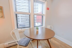 Dining - Chic 1 Bed Apartment! | Steps from Boston Common! (Boston)