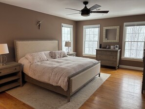 3 bedrooms, iron/ironing board, WiFi, bed sheets - Spacious 3+BR • 2F/2H BA • Bar, Gym, Fin Bsmt • Near FIFA & Subaru (Broomall)
