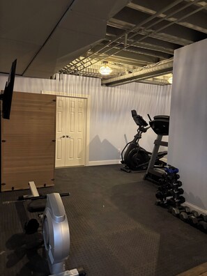 Fitness facility - Spacious 3+BR • 2F/2H BA • Bar, Gym, Fin Bsmt • Near FIFA & Subaru (Broomall)