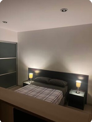 1 chambre, fer et planche à repasser, Wi-Fi gratuit, draps fournis