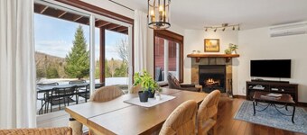 Cozy Golfside Oasis | Fireplace & Terrace