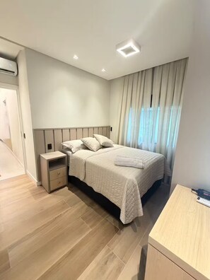 2 bedrooms, iron/ironing board, internet, bed sheets - New air-conditioned house near the Falls. (Foz do Iguaçu)