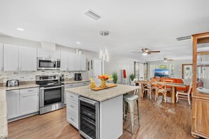 하우스 (3 Bedrooms) | 전용 주방 | 냉장고, 전자레인지, 오븐, 쿡탑