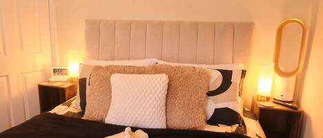 2 bedrooms, iron/ironing board, WiFi, bed sheets