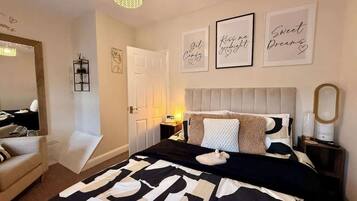 2 soverom, strykejern/-brett, wi-fi og sengetøy