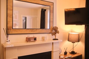 Interior - Derry City, Northern Ireland - No 13 Legenderry (Londonderry)