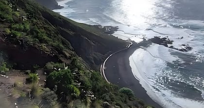 Holiday Home with Sea and Mountain Views