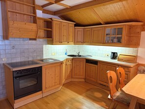 Private kitchen - Cozy 4-person vacation apartment in the Pitztal, quiet and close to nature (Jerzens)