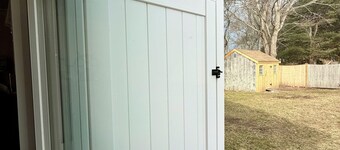 Renovated Cape Cod Cottage, Walk to Beach, Outdoor Shower, Yard & Fire Pit