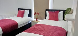 3 Schlafzimmer, Bügeleisen/Bügelbrett, WLAN, Bettwäsche