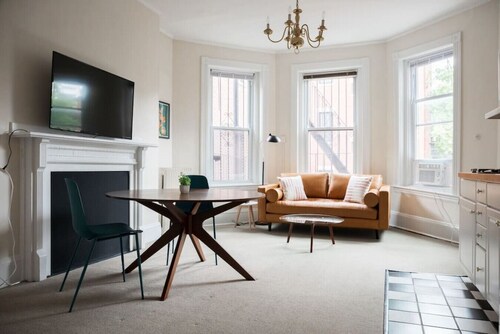 Charming 1 Bedroom | Newbury Street