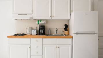 Fridge, microwave, coffee/tea maker, toaster