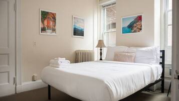 1 bedroom, desk, iron/ironing board, WiFi