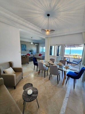Interior - Almost waterfront apartment in la marsa corniche (Marsa)