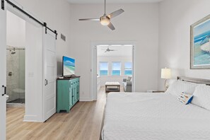4 Schlafzimmer, Schreibtisch, Bügeleisen/Bügelbrett, Reisekinderbett