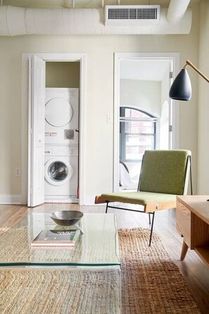 Interior - Milk153-3B-2/2 · Cozy 2br in Boston FIDI District (Boston)