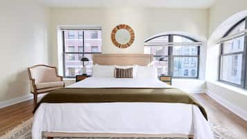 Desk, iron/ironing board, WiFi, bed sheets