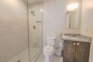 Séchoir à cheveux, serviettes fournies