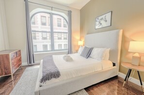 Bureau, fer et planche à repasser, Wi-Fi, literie fournie