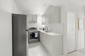 Private kitchen - 804 · New Build Bright 2 Bdrm Unit (Windsor)