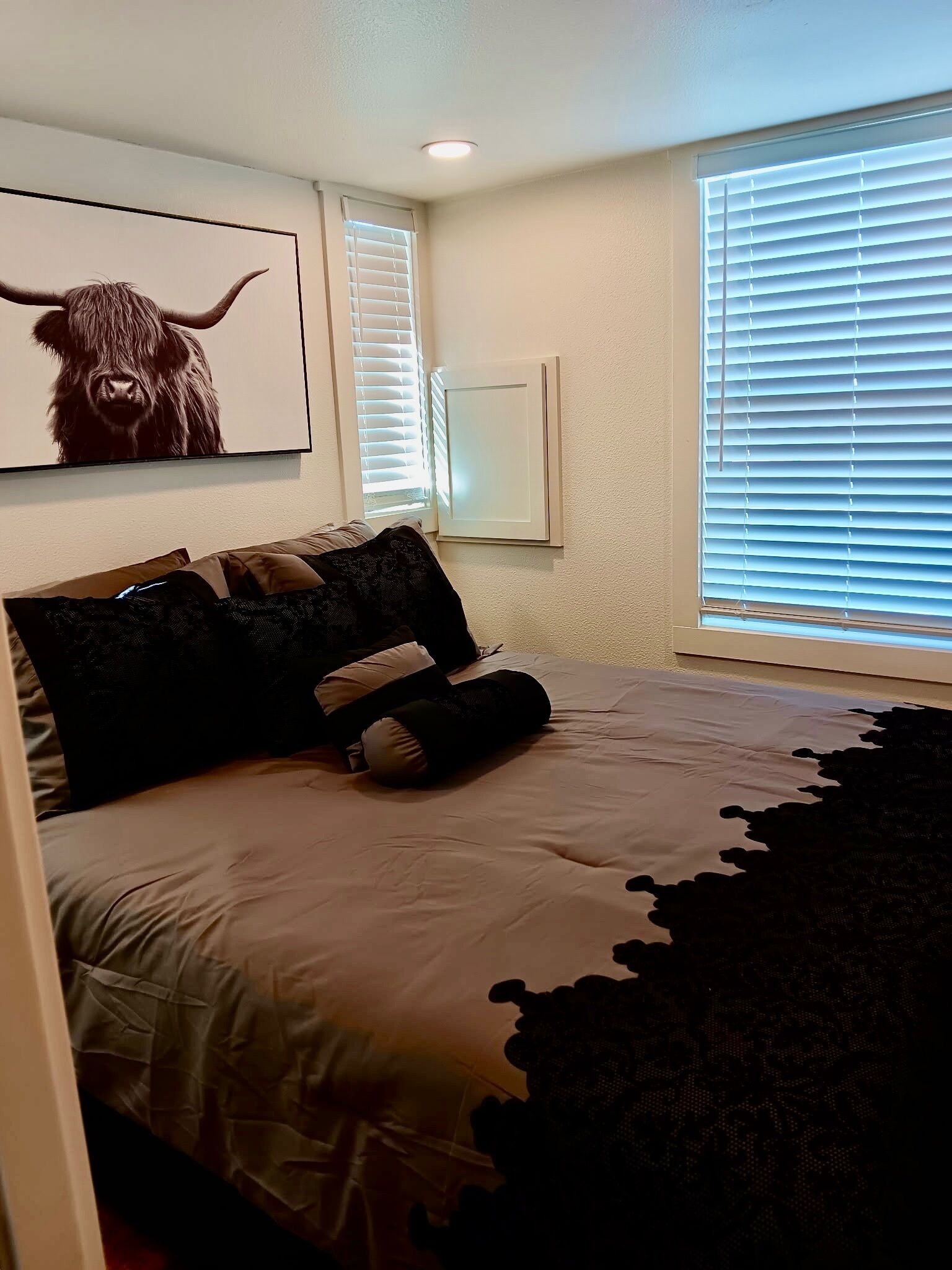 2 slaapkamers, een strijkplank/strijkijzer, gratis wifi, beddengoed