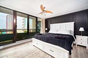 Free WiFi - 902 - Stylish Waterfront Executive Condo (Windsor)